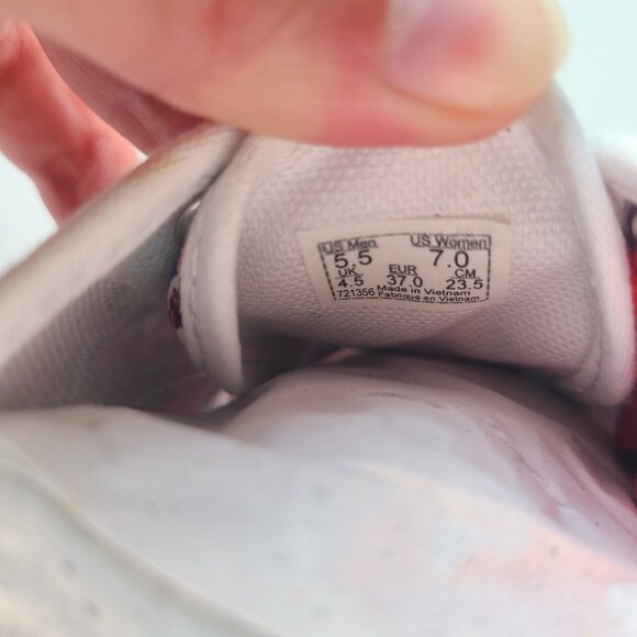 Vans Off The Wall x Where's Waldo Classic Skate Sneakers Women's 7 / Men's 5.5 - Picture 10 of 12